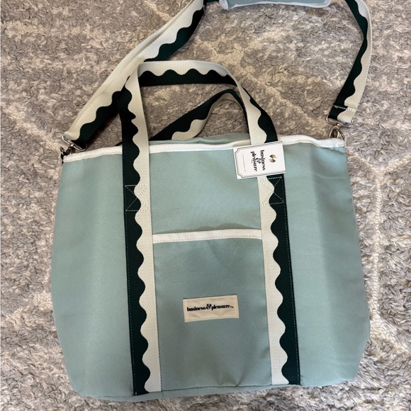 Business & Pleasure Co. Cooler Tote bag NWT - Picture 2 of 4